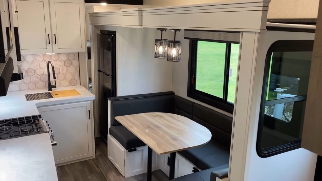 2024 Eagle 29DDB road mode