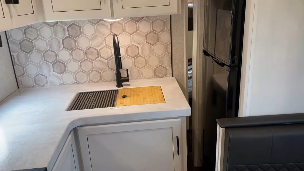 2024 Eagle 29DDB road mode