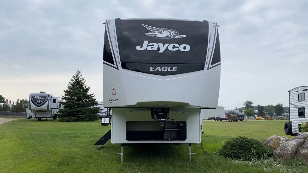2024 Eagle 29DDB exterior
