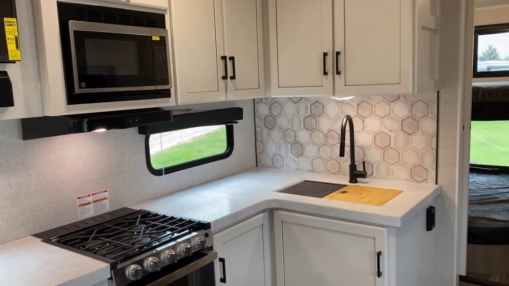 2024 Eagle 29DDB kitchen