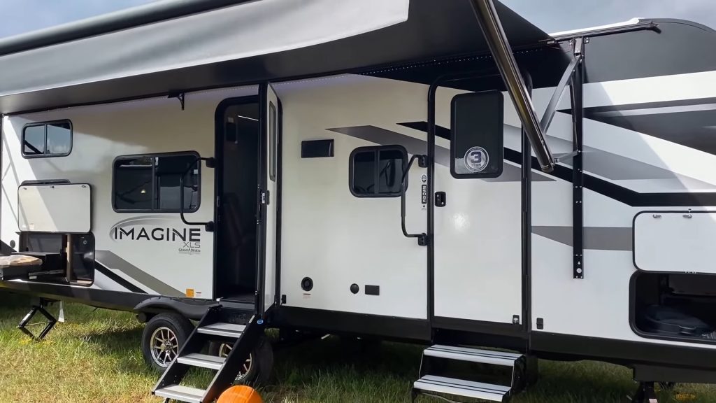 2024 Imagine 25DBE exterior