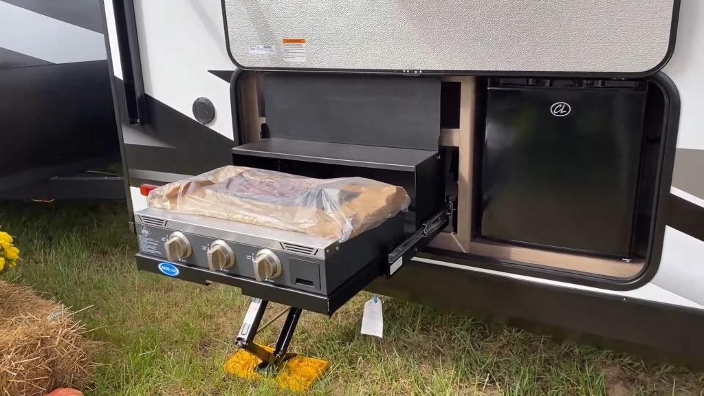 2024 Imagine 25DBE exterior