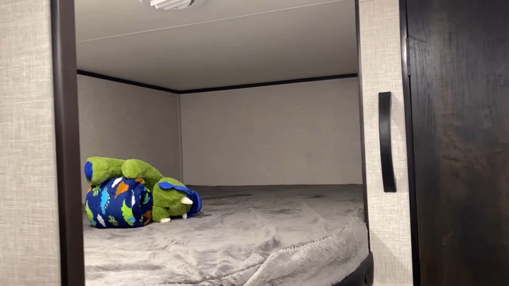 2024 Jay Flight SLX 260BH living