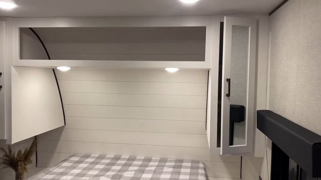 2024 Jay Flight SLX 260BH bedroom