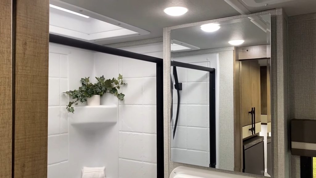 2024 Imagine 16BL bathroom