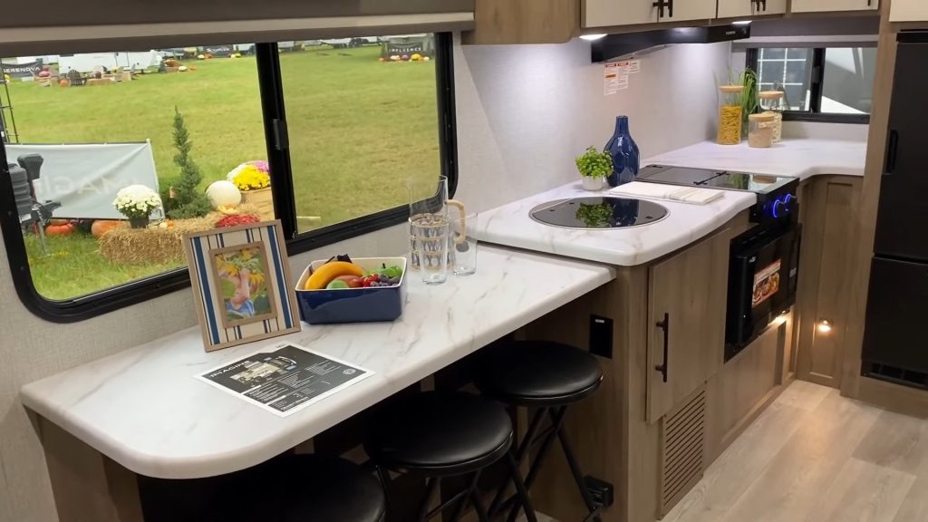 2024 Imagine 16BL living