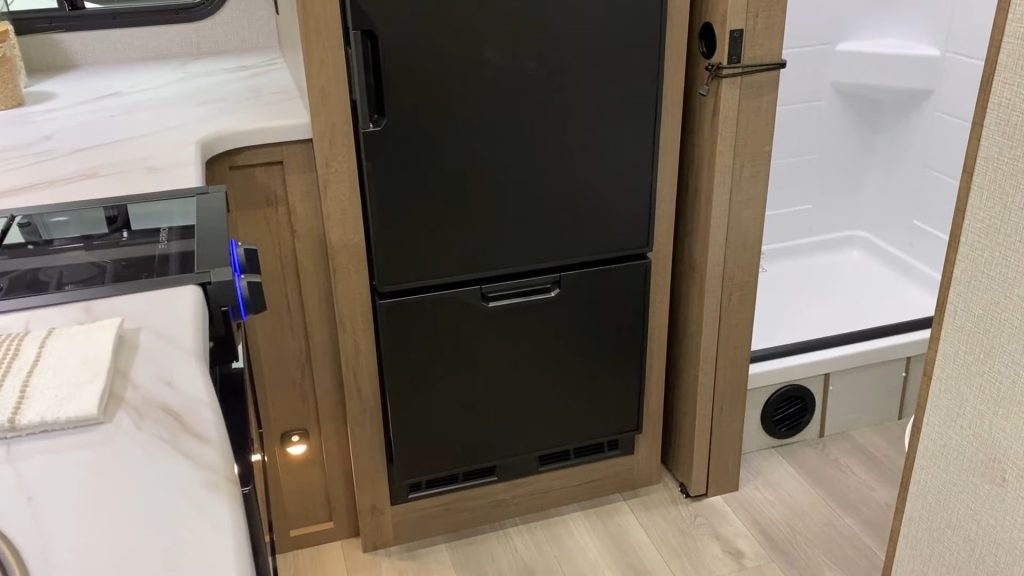 2024 Imagine 16BL kitchen