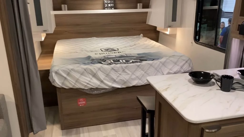 2024 MPG 2100RB bedroom