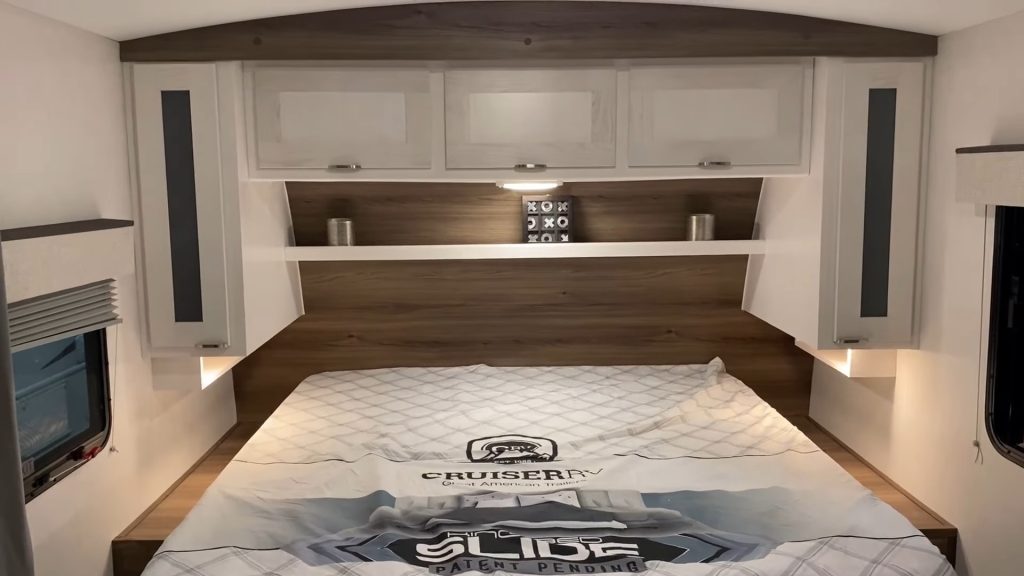 2024 MPG 2100RB bedroom