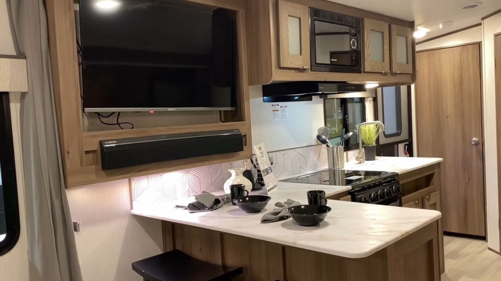 2024 MPG 2100RB kitchen