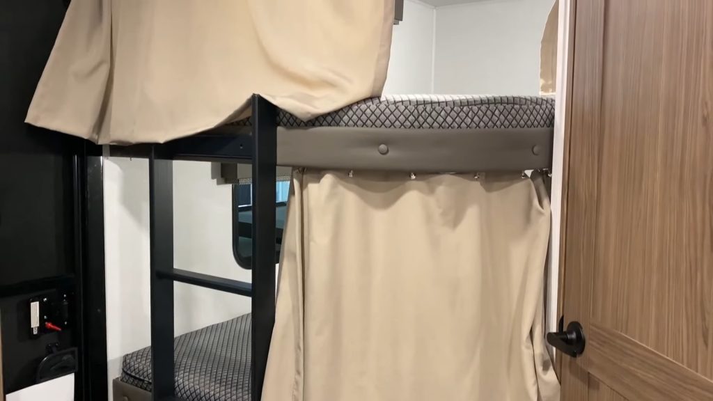 2024 Delta 251BH bunks