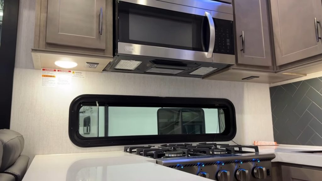 2024 Momentum 414M kitchen