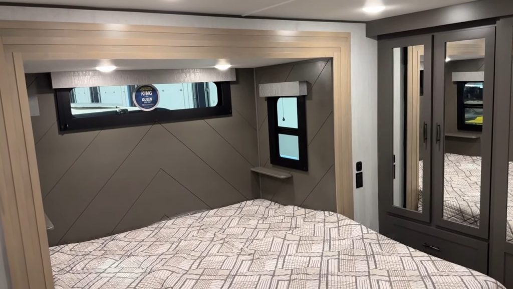 2024 Momentum 414M bedroom
