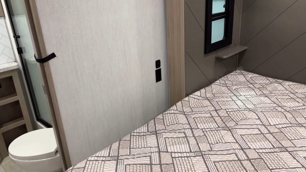 2024 Momentum 414M bedroom