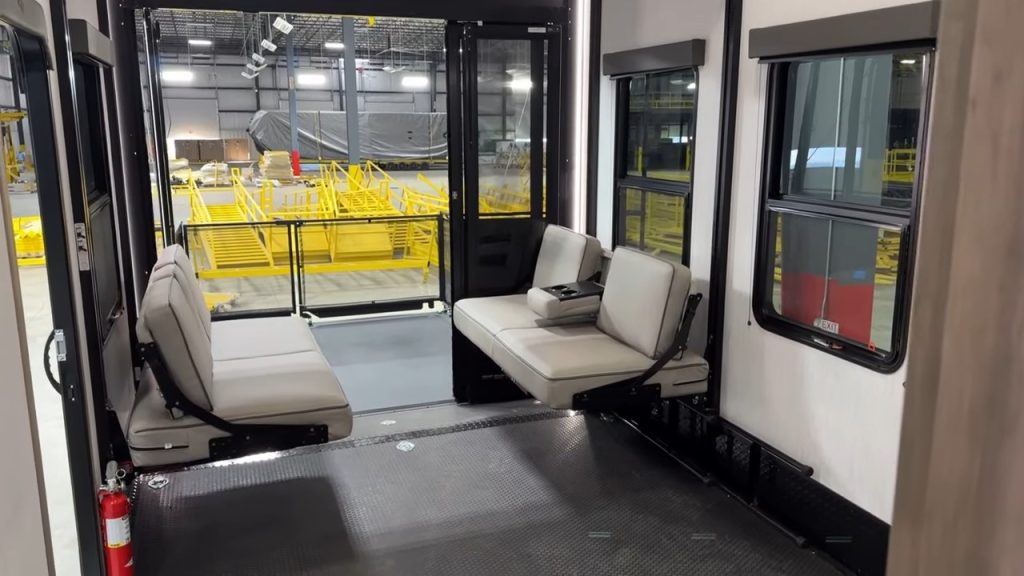 2024 Momentum 414M garage