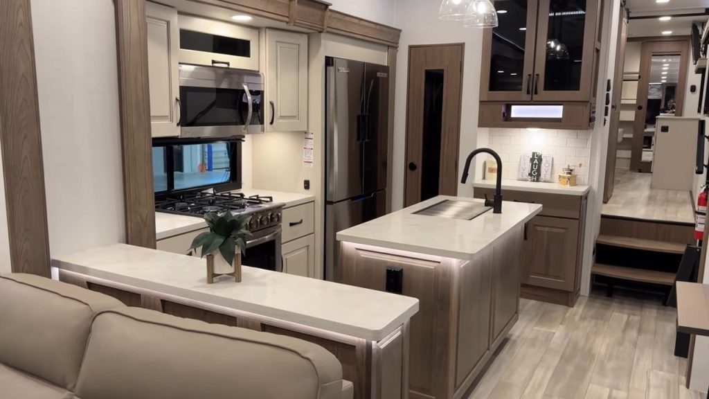 2024 Paradigm 375RD kitchen