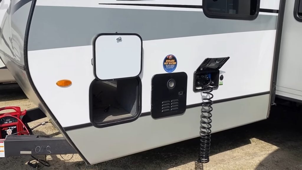 2024 Cougar 22MLS exterior