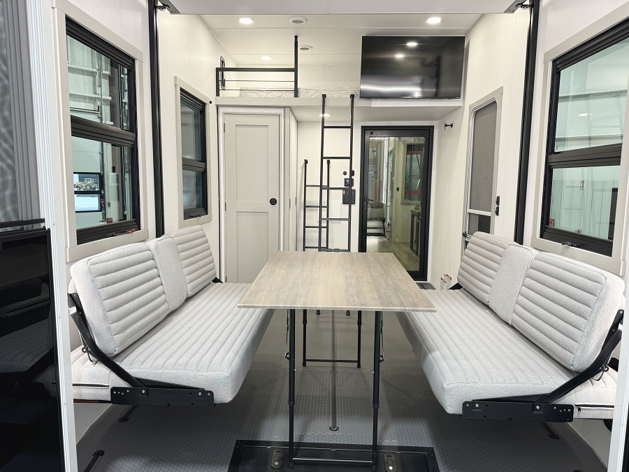 Garage of G 3950 with seats unfolded