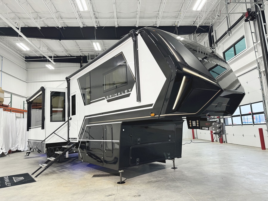 Brinkley G 3950 5th Wheel Toy Hauler