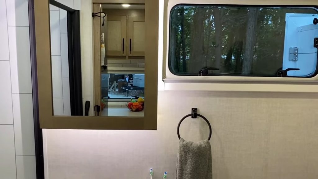 2024 Ember 21MRK Touring Edition  bathroom