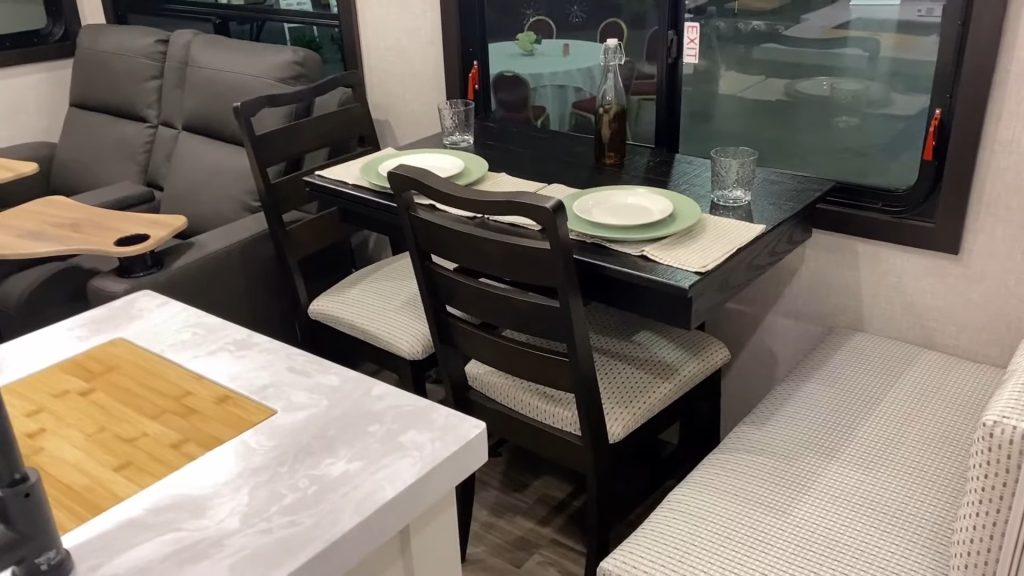 2024 Jayco Eagle 29.5BHDS roadmode