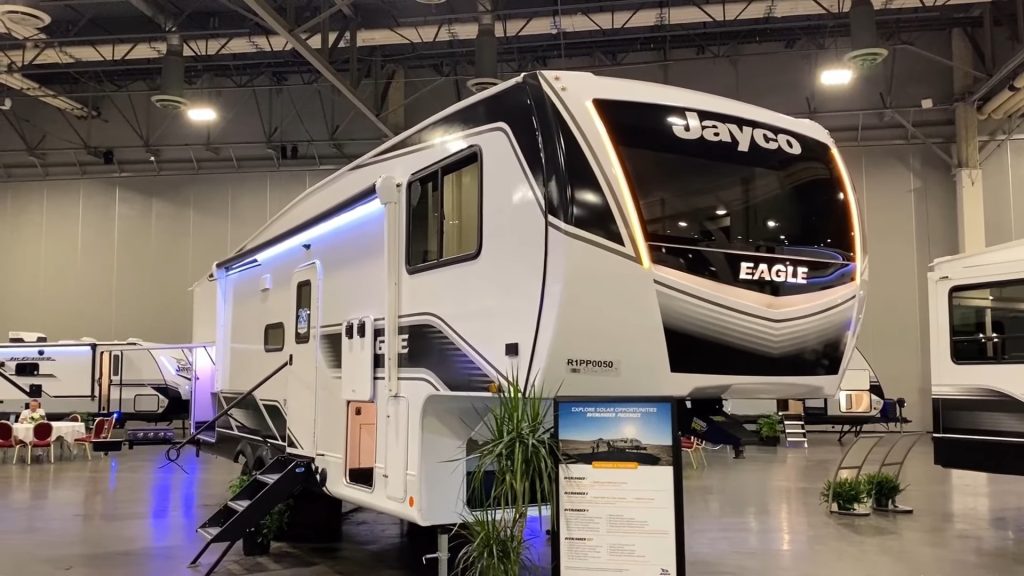 2024 Jayco Eagle 29.5BHDS exterior