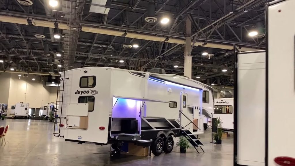2024 Jayco Eagle 29.5BHDS exterior
