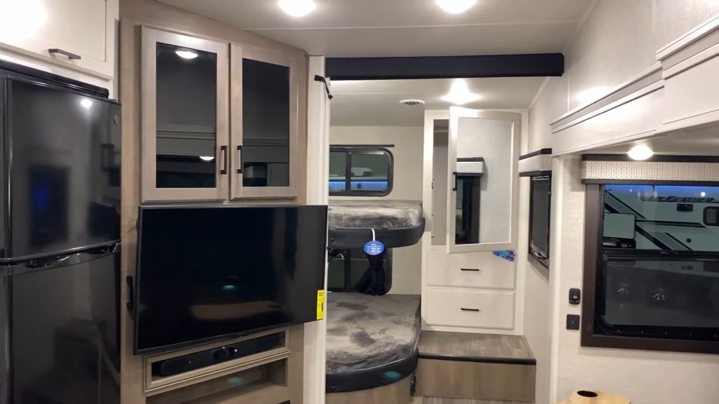 2024 Jayco Eagle 29.5BHDS living