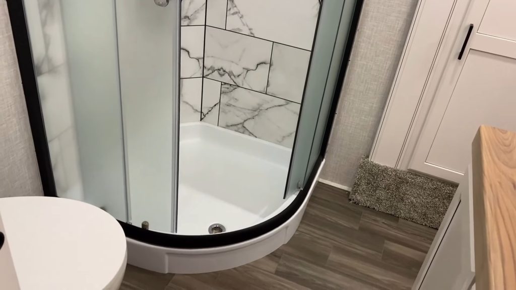 2024 Jayco Eagle 29.5BHDS bathroom