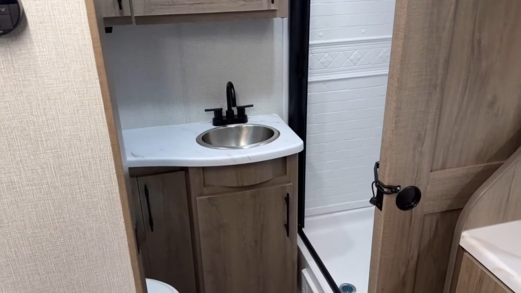 2024 Imagine XLS 22MLE bathroom