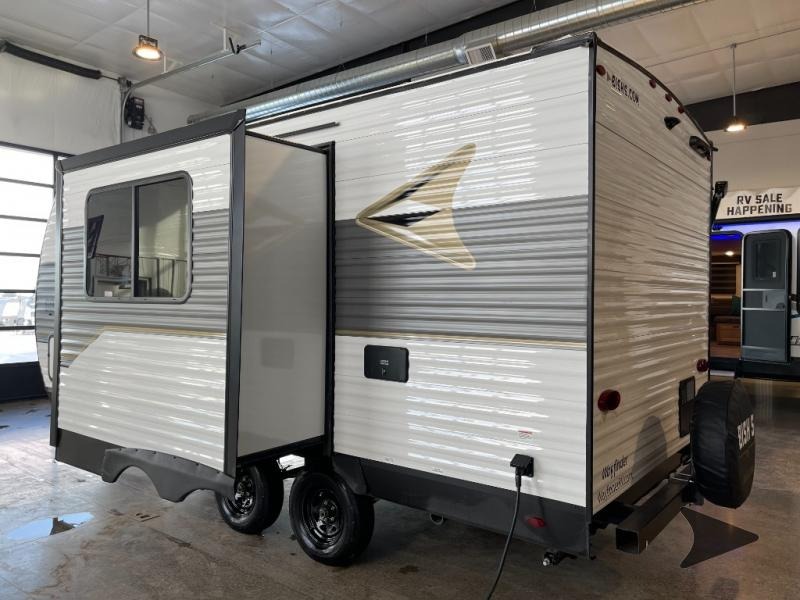 Go Play 20FBS slide-out