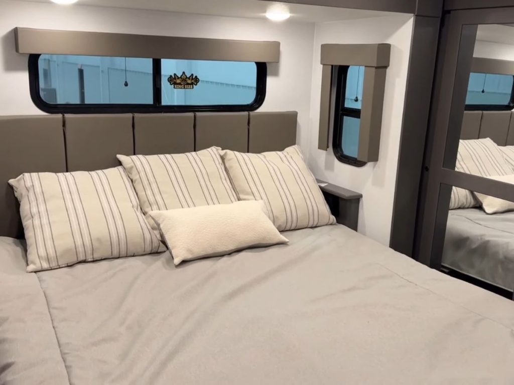 2024 Alliance 40v13 bedroom