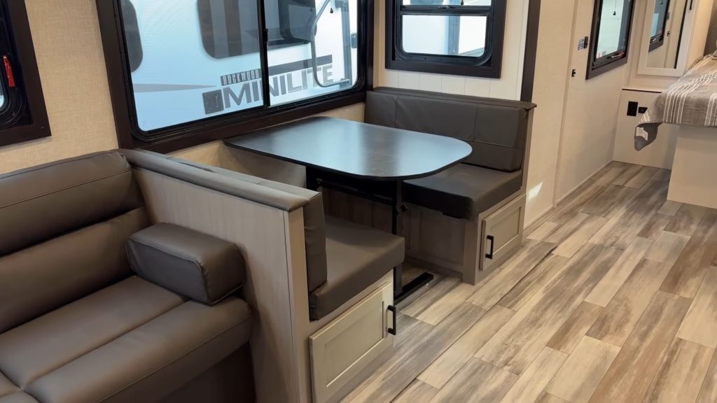 jay feather 25rb dining