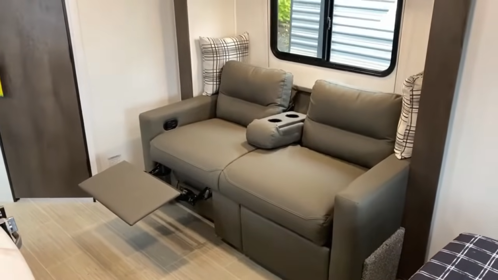 freedom express 192rbs theater seats