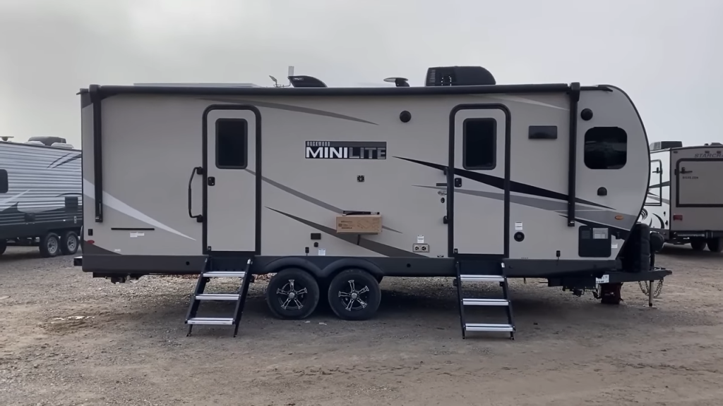 Forest River Rockwood Mini Lite 2516S exterior