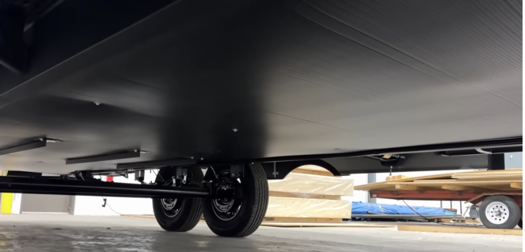 Enclosed underbelly of the X252