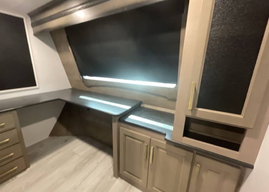 Office area of Montana 3941FO