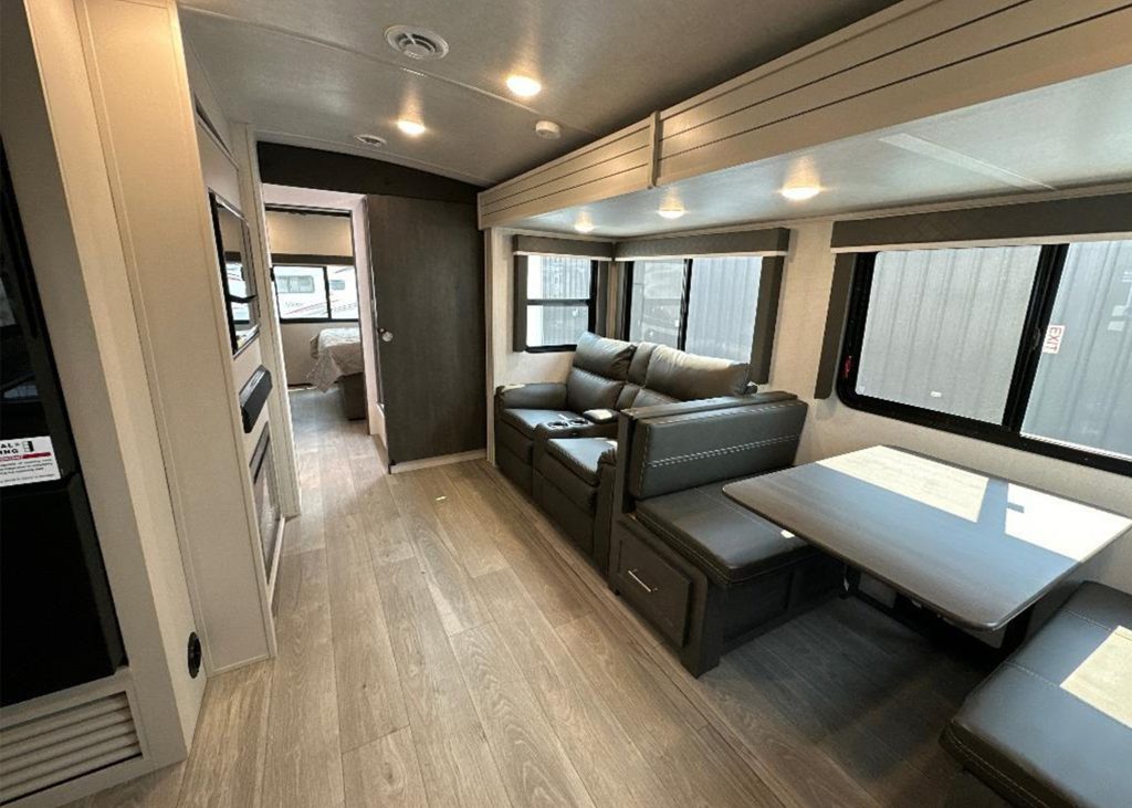 Inside the Cougar 25FKD