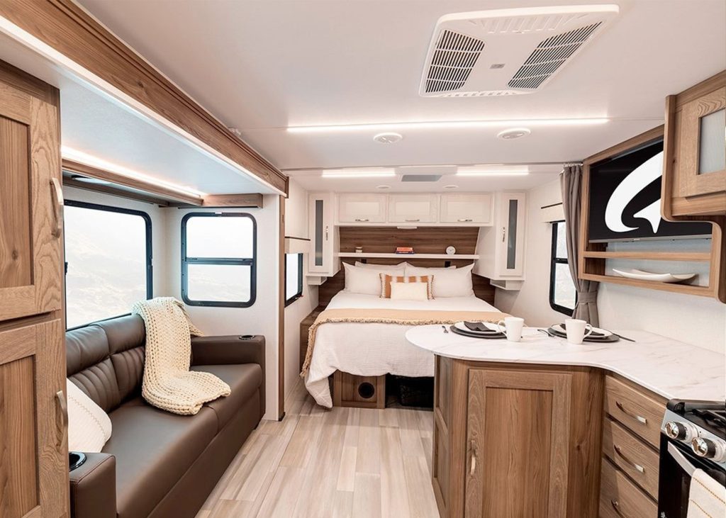 Sleeping area and kitchen of Go Explore x225