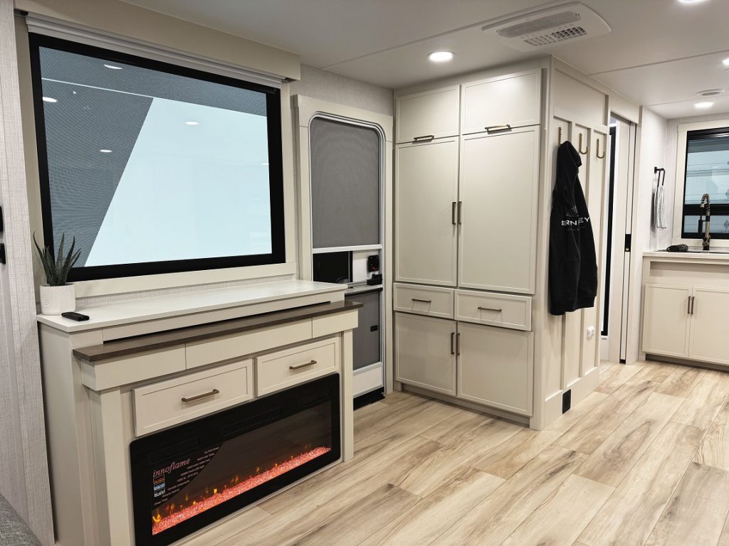Open living area inside Model I 235