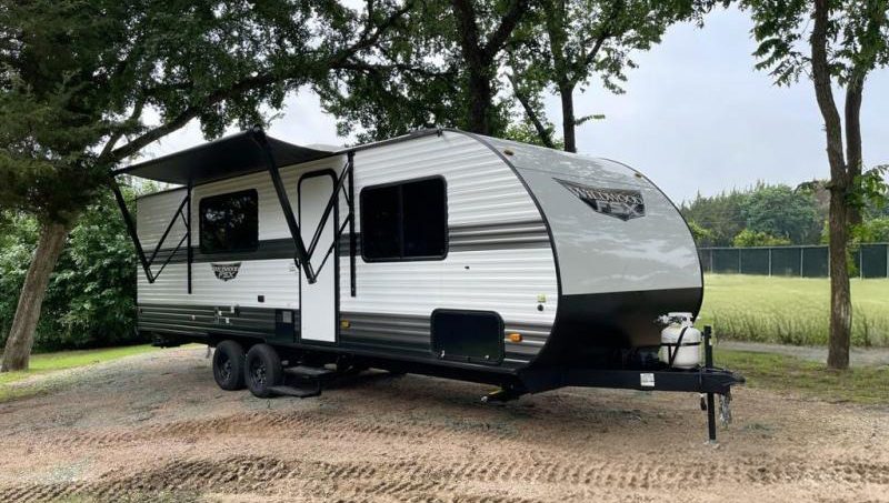 Wildwood FSX 266BHLE at campsite