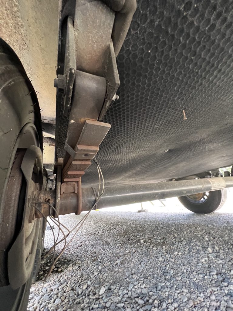 RV fifth wheel leaf spring broken