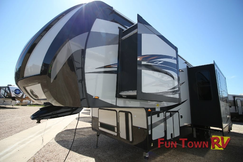 XLR Thunderbolt Fifth Wheel Toy Hauler Taking Luxury to the Next Level Fun Town RV Blog