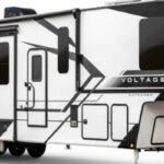 Toy-Hauler-Fifth-Wheel-RV